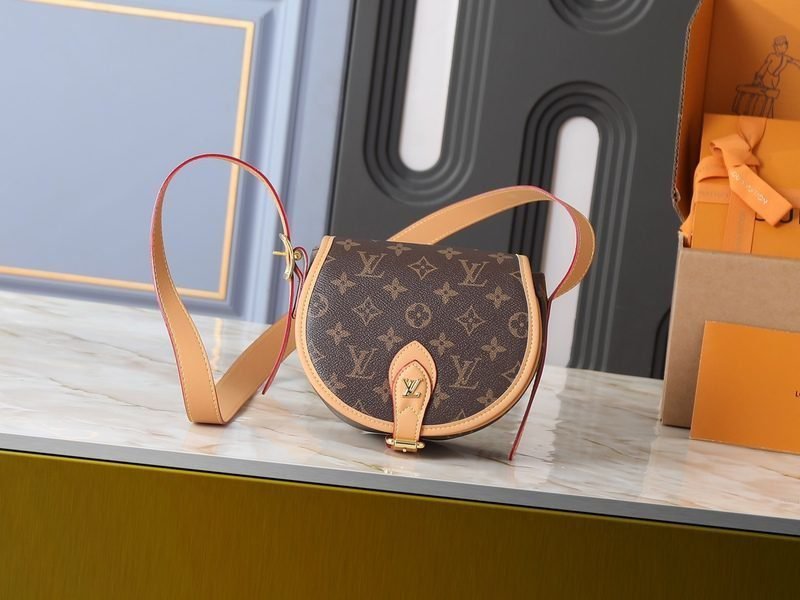 021863cce4c143248b42c8e852117b6e-1.jpg Louis Vuitton Bags - Image 1