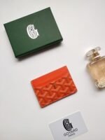 Goyard Bags ￥50 GOYARD Goya Classic Saint-Sulpice Card Holder Compact Design with Middle Pocket for Cards, ID, Folded Banknotes The compact design fits perfectly into the pocket of a jacket or pants. Style number: 9636 Size: 7 x 10.5 cm - Image 3