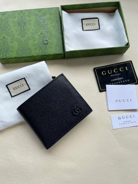 Gucci Bags P65# Gucci#The short wallet is crafted with soft black leather, featuring a vintage effect interlocking double G details in gold and silver tones.Fully showcasing modern fashion style.‼‼435303# Size 11cm*10cm*1.5cm
