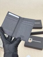 Prada Bags 65 Prada Pattern Unisex Placed or Bag, Be Handheld, Made of Imported Calfskin with Cross Pattern, Pocket Holder, Can Hold Change, 6 Card Slots, Simple and Elegant Fashion Trend Model 2MC101, color as shown in the picture Size 11×7cm, - Image 6