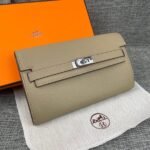 Hermes Bags New Clutch p160 Hermès Kelly Bag Material: Top Layer Cowhide Size: 24*14*6cm Model: 360 Silver Buckle Togo Leather Description: Exquisite workmanship, with original factory OEM code inside.Smooth and straight edges, custom-fit hardware Color: Black, Navy Blue, Orange, Gray, Khaki, Brown