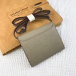 Hermes Bags Hermes Kangkang Mini Crossbody Bag p150 Model: 537-2 Palm Print Size: 13*11.8cm Made of Empson palm print cowhide Exquisite with smooth straight edges. It has two cash slots inside, one zipper pocket, six card slots. The shoulder strap length is adjustable can be detached to use as a wallet. High-end and elegant, you deserve it - Image 6