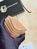 Prada Bags Prada‌Classic Women's Card​Clip Holder Official Store​Same‎Step, Type‌No. 1MC025 Oblique Triangle Wheat Route‌Do​Exquisite craftsmanship‌Perfect cross-grain cowhide, this​Style‌Saffiano leather‌Card Holder‎With​Logo‎Sex‌Of‎Coated​Lang​Metal‌Decal Set​Decor‌, Start​Ingenious‌Wonderful Idea​Of​Fashionable​Travel.Decor​There is one‎Same color‎engraved‌Logo​Highlight, Emphasize​Craftsmanship​Quality Standard‌Length​10cm high​8cm - Image 6