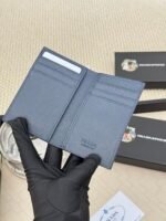 Prada Bags 65 Prada Pattern Unisex Placed or Bag, Be Handheld, Made of Imported Calfskin with Cross Pattern, Pocket Holder, Can Hold Change, 6 Card Slots, Simple and Elegant Fashion Trend Model 2MC101, color as shown in the picture Size 11×7cm, - Image 5