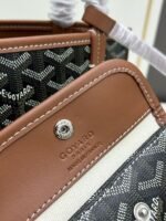 Goyard Bags Size 205 Counter Version Upgraded Version❤Goyard has undergone multiple studies improvements, enhancing fabrics offering comprehensive exclusive customization™Just continuously meet requirements our customers base fabric custom high-quality rain dew linen consistent coated glossy gum aldehyde [clever] texture comparable ZP, achieving a feeling like light yet matte. leather top-grain South African tumbled grain leather, flexible non-irritating to touch. The hardware is made of pure steel with symmetrical patterns and colors, no color difference. Details can be seen in the pictures Small size: Bag opening 28cm, 20* height 19* bottom width 10cm - Image 8