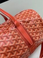Goyard Bags New batch 190 Goyard Barrel 40 sports travel bag. size 40cm suitable daily use can be used as gym or a perfect companion short trips. double zipper design makes it more convenient use. an additional handle on enhance portability. The overall body of the bag is very soft, lightweight, and has large capacity space. There are side buckles that allow you to match medium-sized straps for shoulder carrying. Dimensions 40x22x22, model 2535 - Image 4