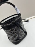 Goyard Bags Batch 190 FLOT Mini Bucket Bag This Goyard is called PETIT FLOT, which refers to wood transportation industry that has been passed down through generations family.It comes from a jacquard bag launched by GOYARD in the 1960s❤ Size: 12X1OX17.5 CM, model handbag bucket bag. - Image 4