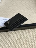 Prada Bags 55prada Hot-Selling Holder Unisex Small Holder, Black, Model 1MC025 Diagonal Triangle Cross Pattern Cowhide Leather, 6 Card Slots ➕ A middle compartment that can hold multiple cards and small change, size 11.2×8.5cm, actual product photo, see is what you get - Image 4