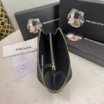 Prada Bags P95 PRADA, Small Zipper Wallet Classic Work, Simple Fashion, Italian Top Grade Original Single Cross Grain Cowhide Leather Texture Excellent, Imported Threaded Lining White Steel Metal Hardware Accessories! Evenly Neat Stitching, Exquisite Workmanship Size: 19x10x2.5, Color: Assorted Plum Bright Red, Blue, Black, Pink, Number: ML201 - Image 9