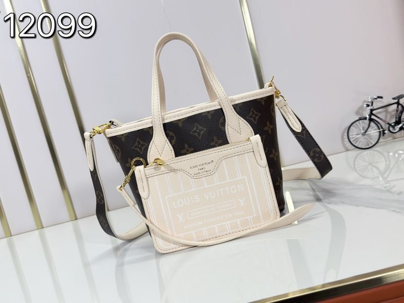 171ff373244c48e7bf1283045165e512.jpg Louis Vuitton Bags - Image 1