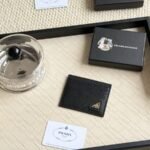 Prada Bags 55prada Hot-Selling Holder Unisex Small Holder, Black, Model 1MC025 Diagonal Triangle Cross Pattern Cowhide Leather, 6 Card Slots ➕ A middle compartment that can hold multiple cards and small change, size 11.2×8.5cm, actual product photo, see is what you get