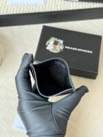 Prada Bags Prada Hot-Selling Holder Unisex Small Card Holder, Black, Model 1MC025, Loose Characters, Triangle Wheat Series, Nine Colors Made of cross-grain cowhide, 6 card slots ➕ A middle compartment that can hold multiple cards and cash, size 11.2×8.5cm, actual product photo, see is what you get - Image 5