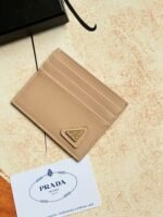 Prada Bags 60 Prada Classic Women's Clip Official Store Step, Type No. 1MC025 Oblique Triangle Wheat Route Do Exquisite craftsmanship Perfect cross-grain cowhide, this Style Saffiano leather Card Holder With Sex Coated Lang Metal Decal Set , Start Ingenious Wonderful Idea Of Fashionable Travel. Decor There is one Same color ‎ engraved Logo Highlight, Emphasize Craftsmanship Quality Standard ‌ Length 10cm high ​ 8cm - Image 3