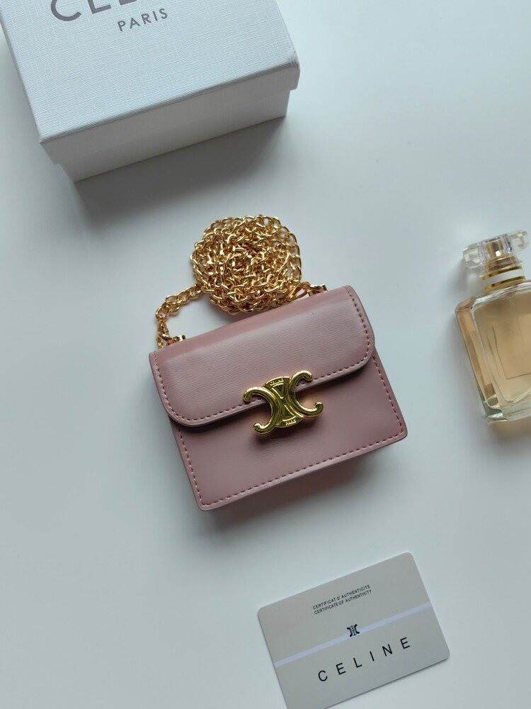 22ea47a7a7834bf09ae2b95a43728693.jpg Miumiu Bags - Image 1