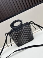 Goyard Bags Batch 195❤The Beluga mini is designed to improve everyday life.The inner made cotton linen with simple practical drawstring ensures security your personal belongings.The two handles remind one of the brand's classic suitcases, offering comfortable grip.With detachable and adjustable leather straps, this can also be used as a shoulder bag or crossbody bag. 23 8 × 18.5 cm - Image 3