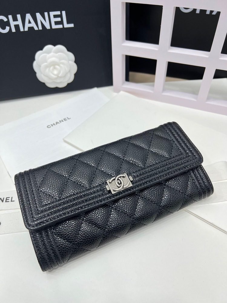 25bebb9a44f3492fa4cfae25707f780a.jpg Miumiu Bags - Image 1