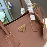 Prada Bags 400 Upgraded Version Top P Home Most Classic Model 1BG2775 Imported Coarse Cross Grain Sheepskin lining Italian imported genuine leather ➕ Hardware Era Factory Original Leather and Top-Grade Handcraft, OEM Code 165, 1BG 25807.5cm Inch 33X25X14.5CM ❤ Little Pepper Shopping Bag Craftsmanship Comparable to High-End Stores! - Image 4