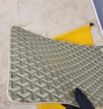 Goyard Bags 90 G0YARD Goya was founded in 1853 over 160 years history. The fabric is made from blend of linen, cotton, hemp fibers, then coated smooth gum aldehyde sugar. It's waterproof, strong, durable, highly sought after by celebrities, royalty, aristocrats. [Applause][Applause] Vacuum electroplated hardware inner label leather tags, stitching, and outer ring pressing are effects that can only be achieved imported machines. Updated the latest counter practices, model size 36*25cm Does not come with a box - Image 7