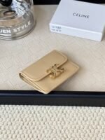 Celine Bags 65 celine Card Holder Available ce New arrival classic holder, cow leather lining with Triomphe snap closure, features 4 slots inside 1 card slot on the outside. Easy to carry when going out, durable and wear-resistant, ultra-lightweight! Style number: 10L583 Size: 10.5x7x1cm - Image 4