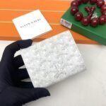 Goyard Bags The p65 G513 Marigny Coin Purse is perfect storing small change. It features snap closure, compartment coins, a slot for cards and banknotes.Size: 8.5*2*10cm. Color: White - Image 4