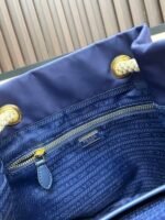 Prada Bags Batch 280¥ New Bucket Bag 1A082 Runway Style This Re-Nylon handbag is designed nylon fabric calfskin.The unique combination adds charming embellishments.The sliding cord handle highlights versatility of this handbag, making it convenient to carry by hand or over the shoulder/crossbody with top-grade hardware.It has large capacity space, very casual fashionable, it's a timeless bestseller. Guys, hurry up and get it! Length 23.5x Height 28x Bottom 16.5cm - Image 8