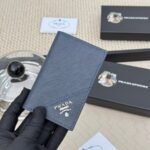 Prada Bags 65 Prada Pattern Unisex Placed or Bag, Be Handheld, Made of Imported Calfskin with Cross Pattern, Pocket Holder, Can Hold Change, 6 Card Slots, Simple and Elegant Fashion Trend Model 2MC101, color as shown in the picture Size 11×7cm,