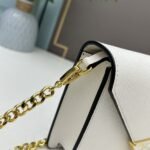 Prada Bags 400 Upgraded Version P Home Store New Crossbody 1BD318 Has Arrived This Flap Style Shoulder Bag Made of Saffiano Leather Lambskin InsideShowcasing ingenious design, the soft design fully visible.The flip-top closure is adorned enamel metal triangular logo, equipped with detachable long shoulder strap that can also be used as a handbag. It has an exquisite charming charm, simple elegant, worth owning.Hurry up and get it! Dimensions: Length 21.5 Height 14 x Base 4 cm - Image 6