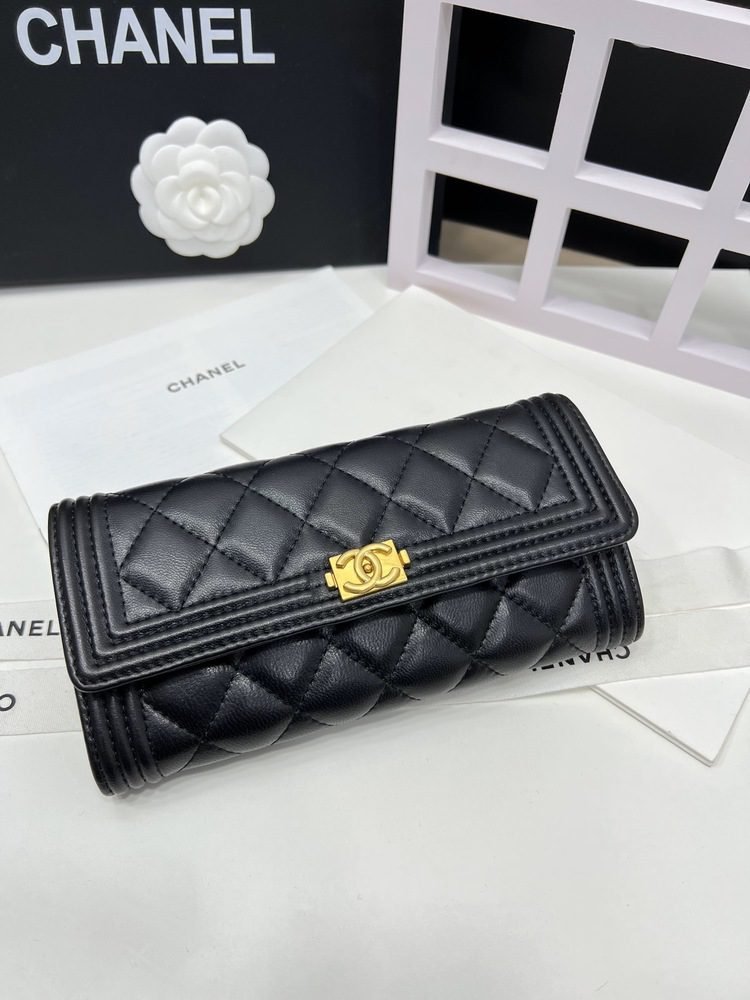 385aa3ecf4544fb7ad4dedb2203a7209.jpg Miumiu Bags - Image 1