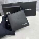 Prada Bags P75 PRADA, Short Clip Hot Item Shipped: ✌ Counter Real Product Photos [Strong]! Size: 301 Quality Leather: Original Ten-Stripe Pattern Color: Black Loose Mark, Size 10X9Ⅹ2 - Image 4