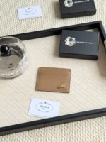 Prada Bags 55 Prada Hot-Selling Holder Unisex Small Holder, Black, Model 1MC025, Diagonal Triangle, Cross Pattern Cowhide, 6 Card Slots ➕ A middle compartment that can hold multiple cards and small change, size 11.2×8.5cm, actual product photo, see is what you get