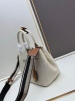 Prada Bags Batch 280 Product Launch*+2025 Summer Linen Blend Tote Bag Leather Small size Elegant fashionable summer vacation style Crafted from linen-blend fabric Paired a double wristband Embossed front signature letter logo Super practical tote bag design Comes detachable leather key ring Simple and exquisite large capacity inside, extremely useful It's simply amazing Fashionable Trendsetter's New Favorite Perfect details comparable to brick cabinets, super awesome with 5-star reviews Size: 25*19*15cm Model: 1BD678 - Image 2