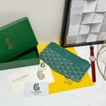 Goyard Bags 65 Goya Insert Louise is an ideal daily companion, with a large zippered compartment that for secure placement of large-sized phones, receipts, or small change.Its 8 slots 4 card pockets can hold up 12 cards.Its compact and lightweight design allows it to easily slip into your bag. Style number: 98316 Color: Green Dimensions: 21cm 1cm x 11.5cm - Image 2