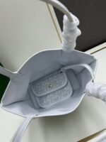 Goyard Bags Size 205 Counter Version Upgraded Version❤Goyard has undergone multiple studies improvements, enhancing fabrics offering comprehensive exclusive customization™Just continuously meet requirements our customers base fabric custom high-quality rain dew linen consistent coated glossy gum aldehyde [clever] texture comparable ZP, achieving a feeling like light yet matte. leather top-grain South African tumbled grain leather, flexible non-irritating to touch. The hardware is made of pure steel with symmetrical patterns and colors, no color difference. Details can be seen in the pictures Small size: Bag opening 28cm, 20* height 19* bottom width 10cm - Image 6