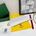 Goyard Bags 65 Goya Insert Louise is an ideal daily companion, with a large zippered compartment that for secure placement of large-sized phones, receipts, or small change.Its 8 slots 4 card pockets can hold up 12 cards.Its compact and lightweight design allows it to easily slip into your bag. Style number: 98316 Color: White Dimensions: 21cm 1cm x 11.5cm - Image 3