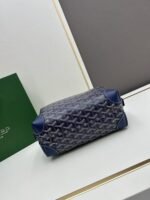 Goyard Bags Batch 160 Original Fabric, Style Dog Tooth Boeing 25|||Follow NBA Players' Style: The Most Frequently Seen Bag Clutch, Adored by Players Like Clarkson James Goyard Boeing25 Toiletry Bag|Cosmetic bag with cool handbag design, available in multiple colors, transformable Open the side snaps to transform into dumpling shape. It has large capacity accessories; as handbag, phone, wallet, cigarettes, car keys, etc. As a cosmetic bag, it can hold various bottles jars for makeup and skincare. Dimensions: 24x14x10. - Image 4