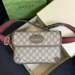 Gucci Bags 400 original leather Model 493930 Dimensions 24x16.5x4cm Tiger Head Waist Bag This gives feeling it's finally time classics after playing around patterns enough, paired with classic color strap Unlike previous autumn winter bags that felt bulky A lightweight waist bag/crossbody bag Wear casually over a hoodie or roll it up to hold in your hand The rate of return investment very high when going out, and the promotion on Xiaohongshu is extremely effective!