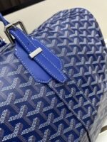 Goyard Bags Pair Flowers Batch 295✈Goyard Boston50 Travel Bag ideal companion weekend trips.The zipper system a padlock ensures security personal belongings. The Boston travel suitable for use in cabin can be worn or crossbody by pairing it with an additional medium-sized shoulder strap! Dark blue neutral that looks good on both men and women I think green really most fashionable color Gray is the evergreen tree of Dog Tooth brand, size 50 fits just right~ ✈Travel bag ceiling, unbeatable! - Image 5