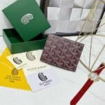 Goyard Bags 65 Goya Saint-Thomas wallet features multiple card slots middle hinge-style bill compartment that can hold banknotes.Its size is suitable for both carrying bag and placing in the pocket of a jacket or pants. Style number: 98662 Color: Wine Red Size: 11cm 2cm x 9cm - Image 2