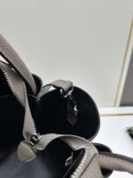 Prada Bags 360 Counter Edition - Upgraded Large Version New Double Shoulder Strap This double strap is made of imported deerskin pattern cowhide, designed two interchangeable adjustable long shoulder straps.The fabric ribbon cowhide match perfectly; it's versatile for different occasions outfits. It has large capacity space with many compartments feels super soft. Hurry up and get it! Style number: 66206 Dimensions: Length 32x Height 26x Base 13cm - Image 8