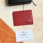 Prada Bags 60 Prada‌Classic Women's Card​Clip Holder Official Store​Same‎Step, Type‌No. 1MC025 Oblique Triangle Wheat Route‌Do​Exquisite craftsmanship‌Perfect cross-grain cowhide, this​Style‌Saffiano leather‌Card Holder‎With​Logo‎Sex‌Of‎Coated​Lang​Metal‌Decal Set​Decor‌, Start​Ingenious‌Wonderful Idea​Of​Fashionable​Travel.Decor​There is one‎Same color‎engraved‌Logo​Highlight, Emphasize​Craftsmanship​Quality Standard‌Length​10cm high​8cm