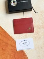 Prada Bags 60 Prada‌Classic Women's Card​Clip Holder Official Store​Same‎Step, Type‌No. 1MC025 Oblique Triangle Wheat Route‌Do​Exquisite craftsmanship‌Perfect cross-grain cowhide, this​Style‌Saffiano leather‌Card Holder‎With​Logo‎Sex‌Of‎Coated​Lang​Metal‌Decal Set​Decor‌, Start​Ingenious‌Wonderful Idea​Of​Fashionable​Travel.Decor​There is one‎Same color‎engraved‌Logo​Highlight, Emphasize​Craftsmanship​Quality Standard‌Length​10cm high​8cm