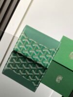 Goyard Bags 60Saint-Gabriel Wallet lightweight compact, be opened at 70% off degrees, can hold 7 cards, banknotes, cash, and various documents.There is a snap button on front cover the wallet for secure storage of all items. 9.3 2.5 x 12 cm 3319-Green - Image 2