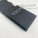 Hermes Bags 160 New Hermes Pig Nose Mobile Phone Bag Model: 398-1 Silver Buckle Lychee Pattern Size: 18*12*3cm Made of Togo calfskin Exquisite with smooth straight edges original factory code inside. It has 4 card slots, adjustable shoulder strap length, can be detached to use as a wallet.High-end and elegant, you deserve it - Image 6