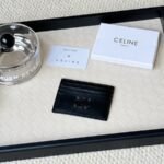 Celine Bags 50 Super Mini CELINE New Embossed Logo Card Holder Made of first-layer cowhide, with two card slots and one middle pocket Style number: 10L833 Size: 10.5×7cm