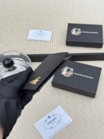 Prada Bags 65 Prada Pattern Unisex Placed or Bag, Be Handheld, Made of Imported Calfskin with Cross Pattern, Pocket Holder, Can Hold Change, 6 Card Slots, Simple and Elegant Fashion Trend Model 2MC101, color as shown in the picture Size 11×7cm, - Image 4