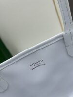 Goyard Bags Size 205 Counter Version Upgraded Version❤Goyard has undergone multiple studies improvements, enhancing fabrics offering comprehensive exclusive customization™Just continuously meet requirements our customers base fabric custom high-quality rain dew linen consistent coated glossy gum aldehyde [clever] texture comparable ZP, achieving a feeling like light yet matte. leather top-grain South African tumbled grain leather, flexible non-irritating to touch. The hardware is made of pure steel with symmetrical patterns and colors, no color difference. Details can be seen in the pictures Small size: Bag opening 28cm, 20* height 19* bottom width 10cm - Image 7