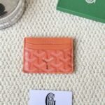 Goyard Bags 55 GOYARD Goya Classic Saint-Sulpice The card holder is and small; middle can store cards, documents, folded banknotes.The compact design fits perfectly into the pocket of a jacket or pants. Style number: 9636 Size: 7 x 10.5 cm
