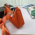 Prada Bags P360 Top Original Single Exclusive Box Prada Nylon Handbag/Underarm Internet Celebrity Sisterhood Group Crazy Planting Trending in Fashion Circle New Model! This Hobo Design Amazing Three-in-One Waist Bag/Crossbody/Single The Handle Has Been Replaced Chain, Adding Touch of Sexy an Underarm Comes a Long My Favorite is Small Pendant Bag Hanging on the Shoulder Strap Can Also Be Used as Accessories Other Bags Pants Usually Matches with Various Outfits No Problem, Guys Hurry Up and Get It, It's So Beautiful Model: 1BH204, Size: Length 22X Height 12x Bottom 6cm - Image 4