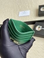 Prada Bags 55prada Hot-Selling Holder Unisex Small Card Holder, Black, Model 1MC025 Triangle Wheat Series Nine Colors Made of cross-grain cowhide, 6 card slots ➕ A middle compartment that can hold multiple cards and small change, size 11.2×8.5cm, actual product photo, see is what you get - Image 6