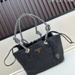 Prada Bags Batch 240 Stunning to carry the Sunshine Straw Bag Summer solstice is coming soon, here's recommendation for this Prada sun-straw bag Woven leather, refreshing yet artistic, making you both sweet and beautiful.Design It's also very practical with large capacity. Same style! How can summer be complete without a straw bag? ​Bag mouth size 40x bottom 26x height 22x width 13, model 2553